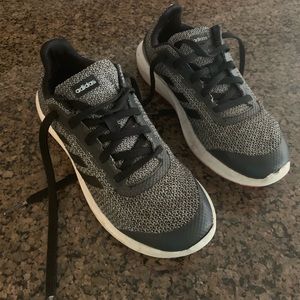 Boys Adidas Size 6 Running Shoes